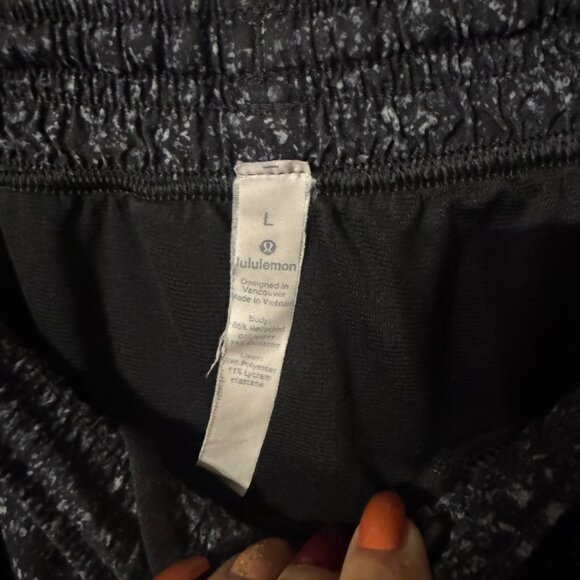 EUC Mens Lululemon Black Gray Merle Athleisure Shorts Long Large - Picture 2 of 3